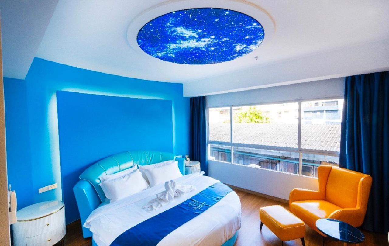 Sapphire hotel Silom Bangkok 蓝宝石曼谷酒店 外观 照片 A room at the hotel