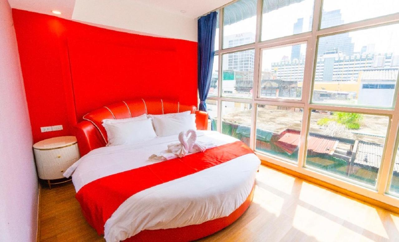 Sapphire hotel Silom Bangkok 蓝宝石曼谷酒店 外观 照片 A room at the hotel