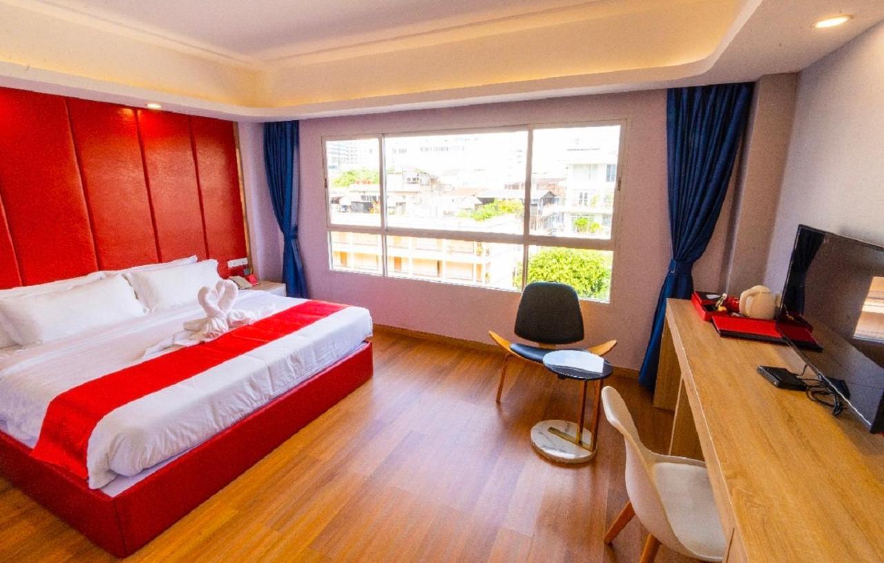 Sapphire hotel Silom Bangkok 蓝宝石曼谷酒店 外观 照片 Deluxe Room