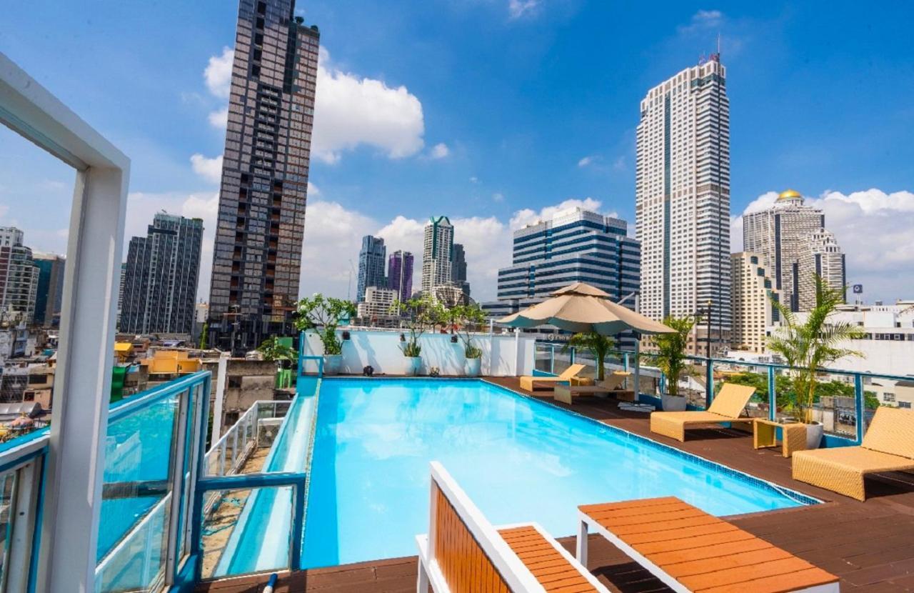Sapphire hotel Silom Bangkok 蓝宝石曼谷酒店 外观 照片 Rooftop pool at the hotel