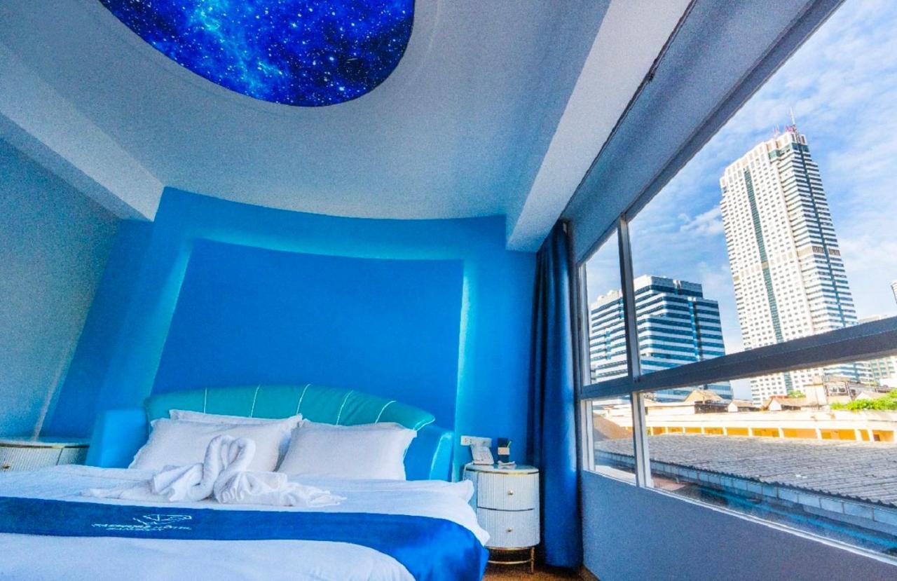 Sapphire hotel Silom Bangkok 蓝宝石曼谷酒店 外观 照片 A room at the hotel