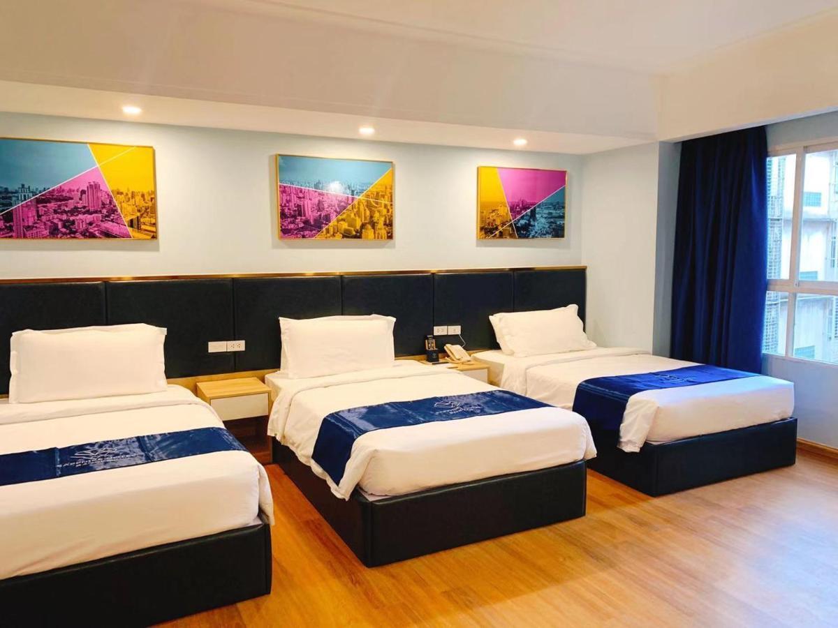 Sapphire hotel Silom Bangkok 蓝宝石曼谷酒店 外观 照片 Deluxe Family Room